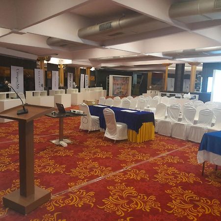 Hotel Mumbai House Juhu, Santacruz West, Mumbai Ngoại thất bức ảnh