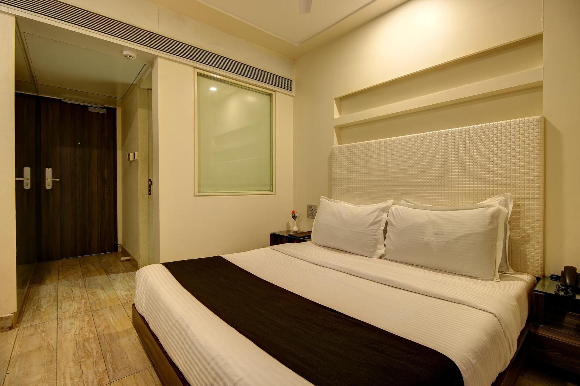 Hotel Mumbai House Juhu, Santacruz West, Mumbai Phòng bức ảnh